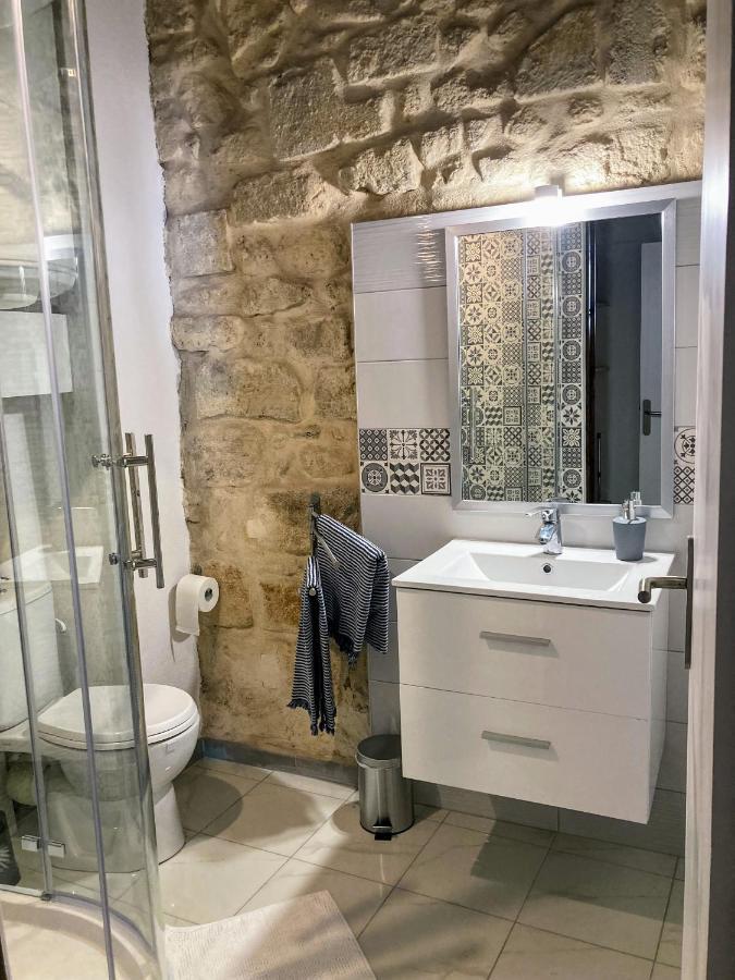 Immeuble 3 Apparts Centre Historique St Gilles Maisoncarreeconciergerie แซ็ง จิลส์ ภายนอก รูปภาพ
