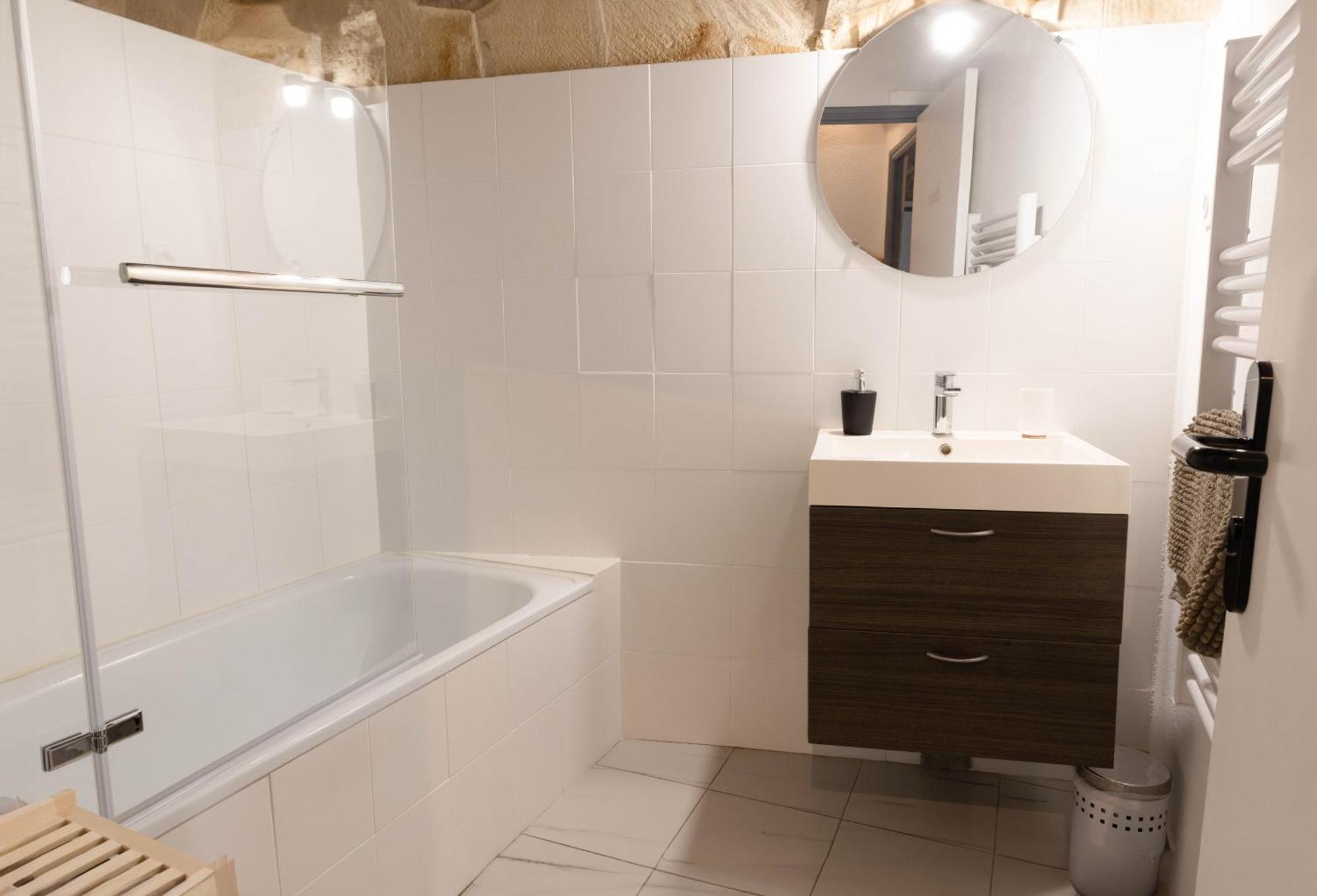 Immeuble 3 Apparts Centre Historique St Gilles Maisoncarreeconciergerie แซ็ง จิลส์ ภายนอก รูปภาพ