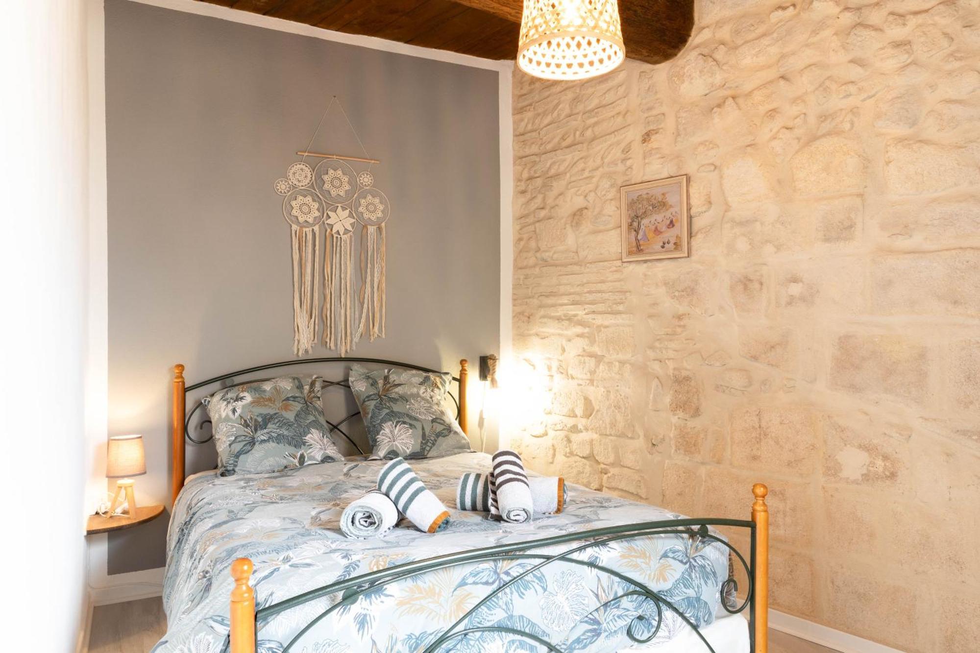 Immeuble 3 Apparts Centre Historique St Gilles Maisoncarreeconciergerie แซ็ง จิลส์ ภายนอก รูปภาพ