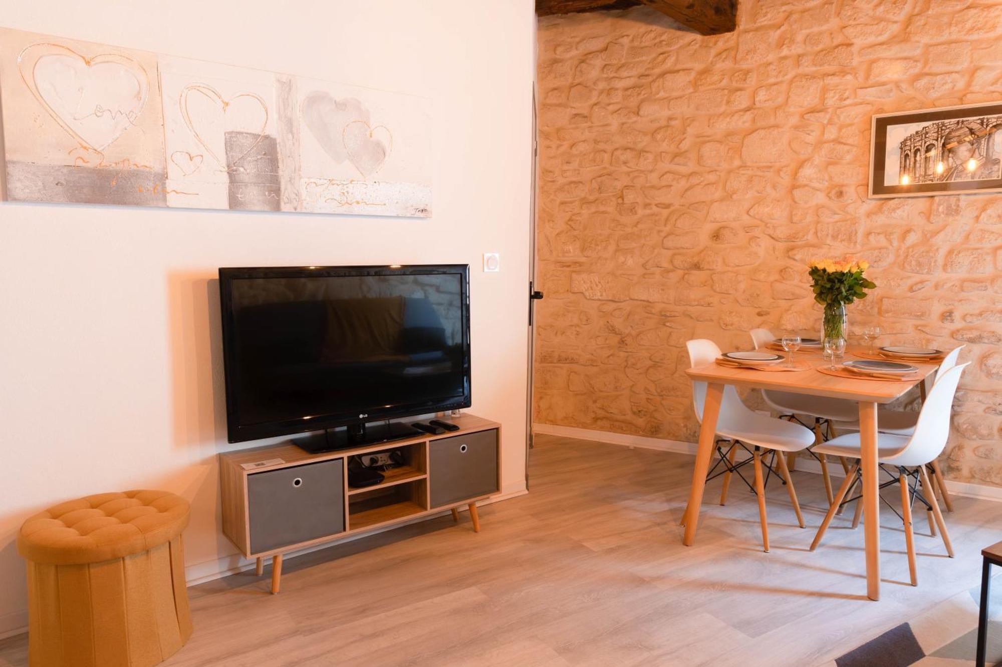 Immeuble 3 Apparts Centre Historique St Gilles Maisoncarreeconciergerie แซ็ง จิลส์ ภายนอก รูปภาพ