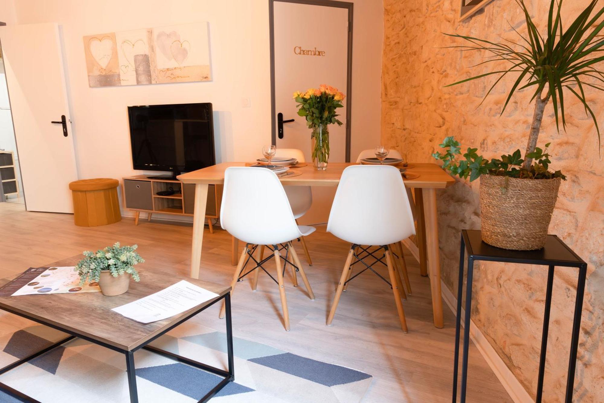 Immeuble 3 Apparts Centre Historique St Gilles Maisoncarreeconciergerie แซ็ง จิลส์ ภายนอก รูปภาพ